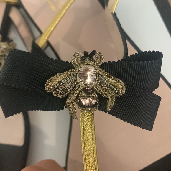 Gucci suede leather t-strap bumblee sandals - Picture 4 of 6